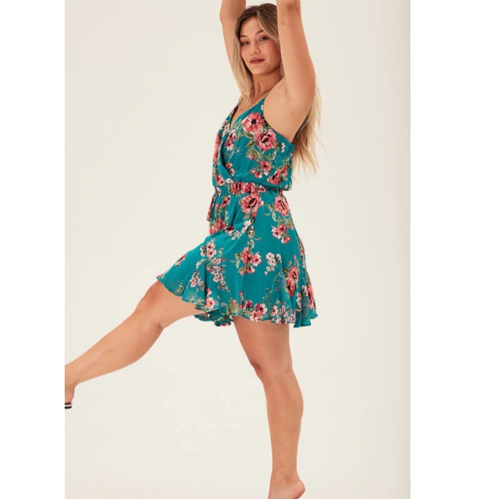 TRIXXI FLORAL ROMPER ✨